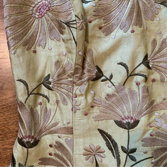 Embroidered Corset-Style Top - Picture 2 of 6